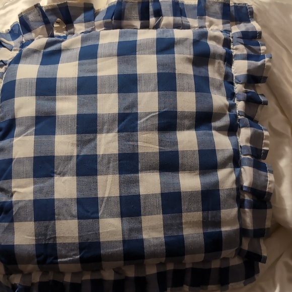 Vintage hand-stitched pillow with beautiful ruffles and little pearls - Picture 2 of 4